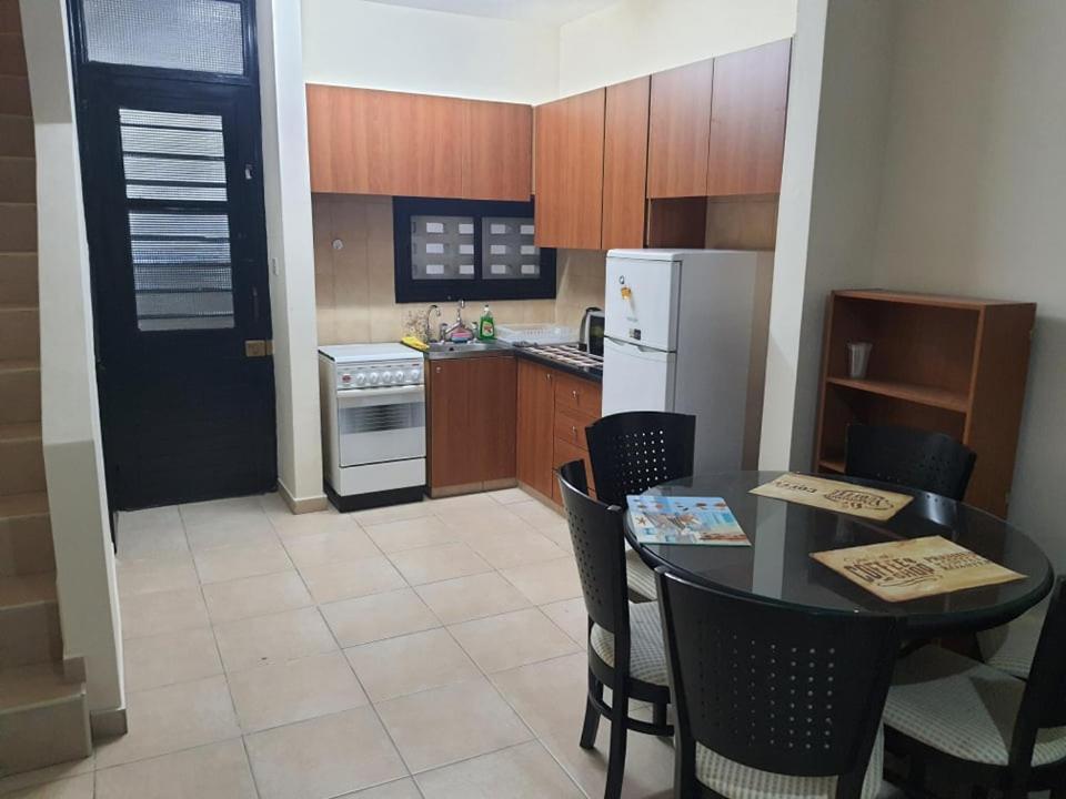Lovely 2 Bedrooms In The Tourist Area In Paphos . Exterior photo